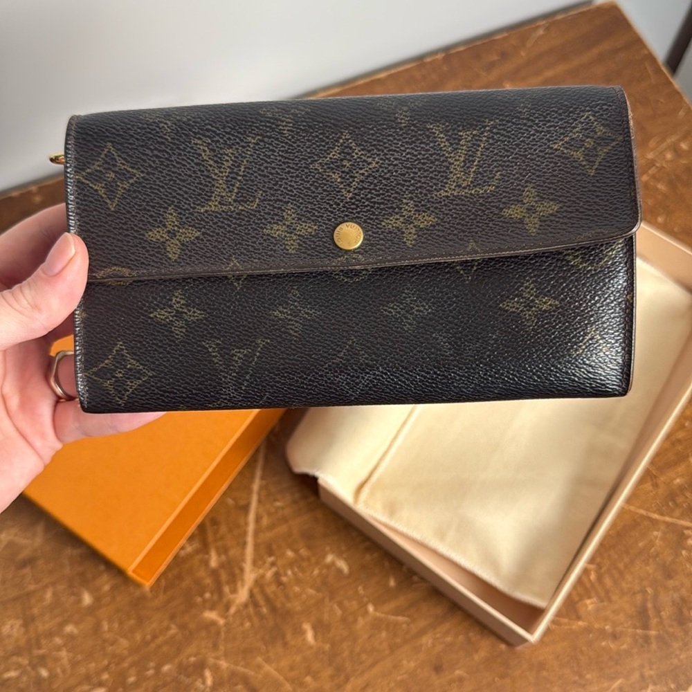 Louis Vuitton Monogram Coated Canvas
Wallet - Picture 13 of 13